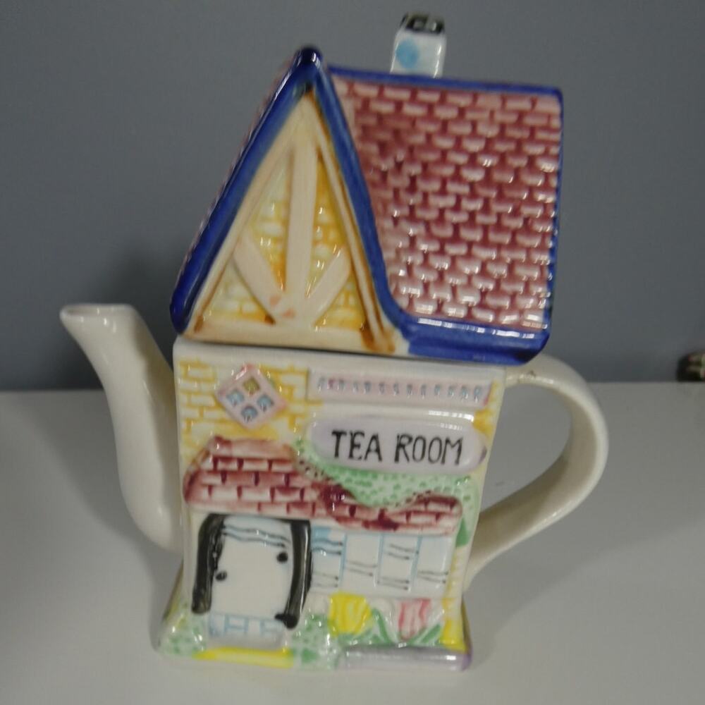 Vintage Houston Harvest 2000 Collector Series Tea Room Tea Pot Collectible